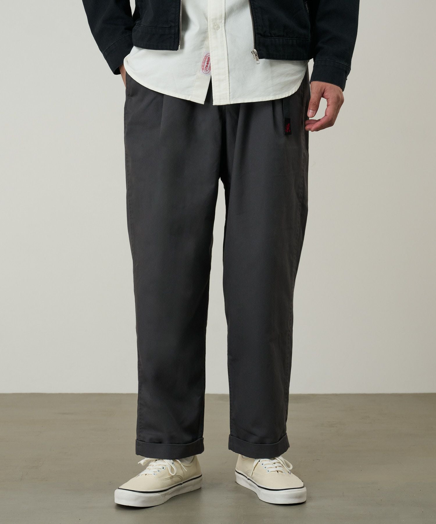 TCツイルタックテーパードパンツ｜【Japan Exclusive】TC/TWILL TUCK