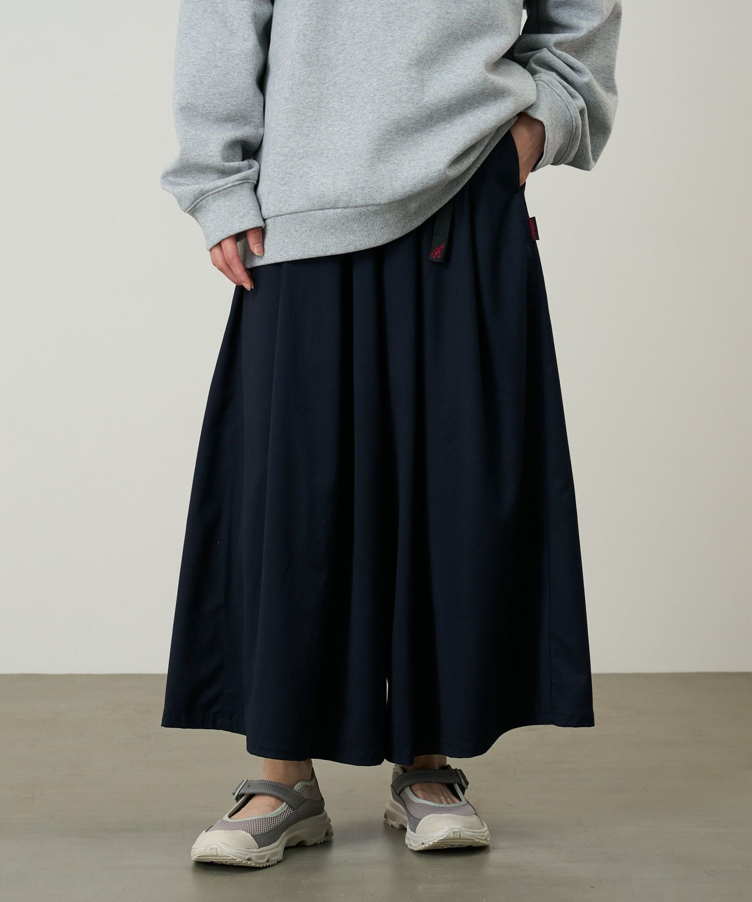 ストレッチギャバジンフレアパンツ｜STRETCH GABARDINE FLARE PANT