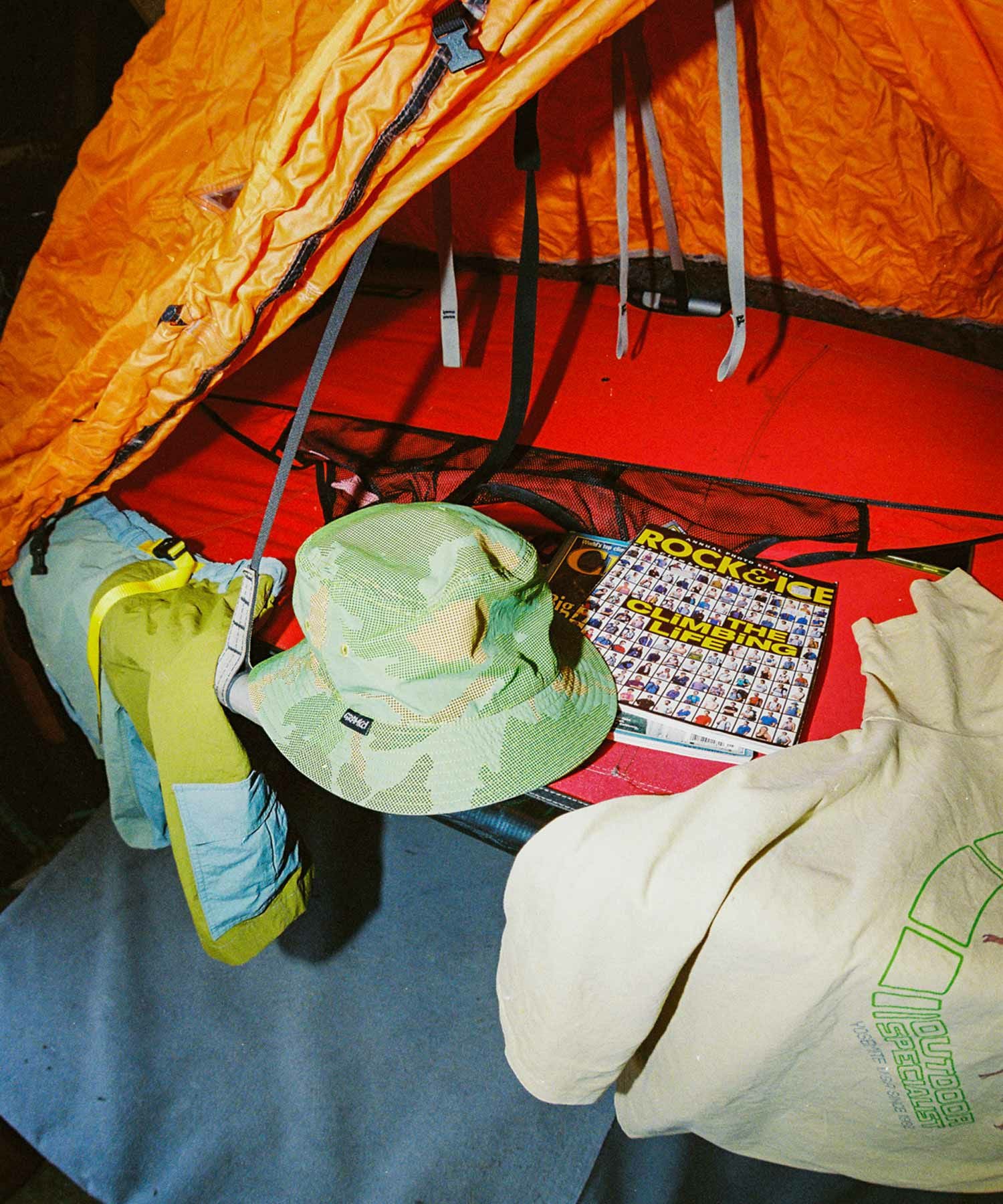 リバーシブルバケットハットカモリーフ｜REVERSIBLE BUCKET HAT CAMO
