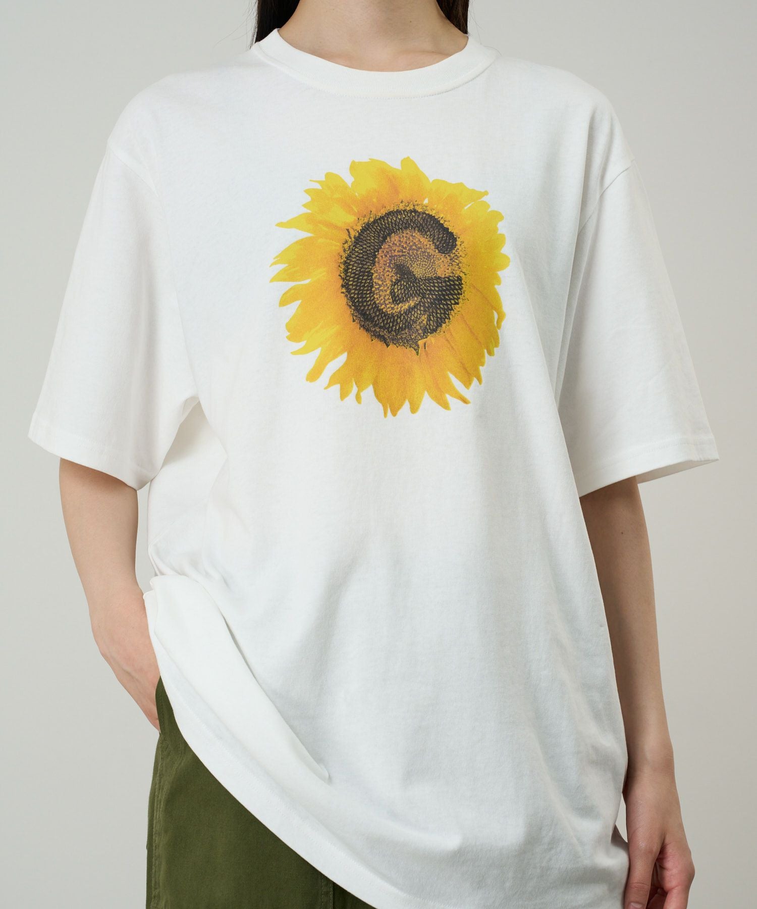 GフラワーTシャツ | グラミチ 公式通販サイト Gramicci Online Store