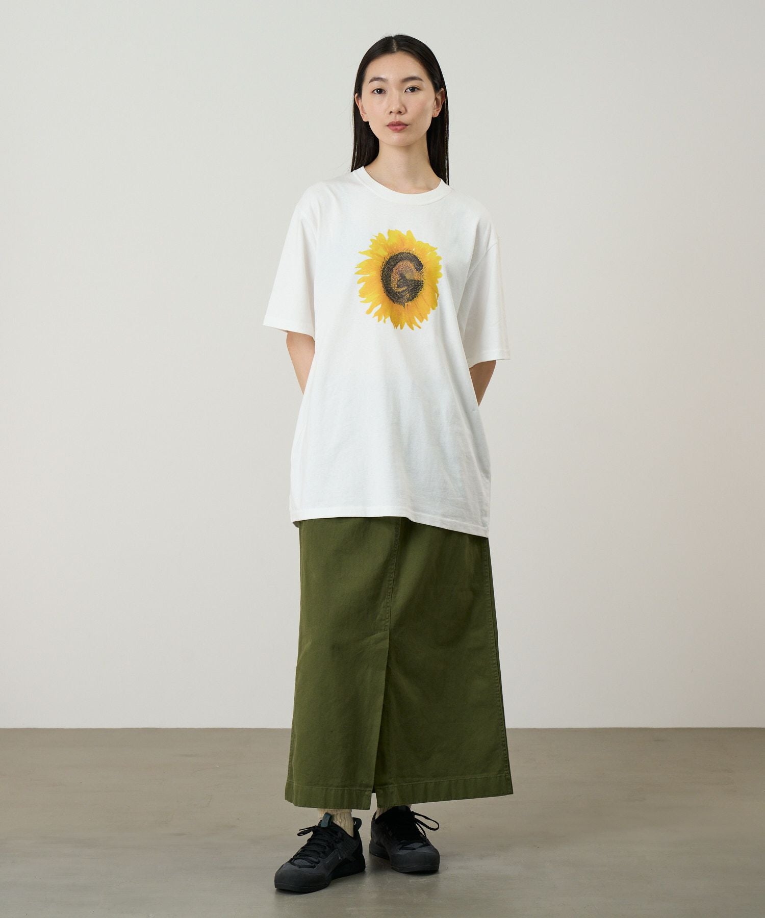 GフラワーTシャツ | グラミチ 公式通販サイト Gramicci Online Store