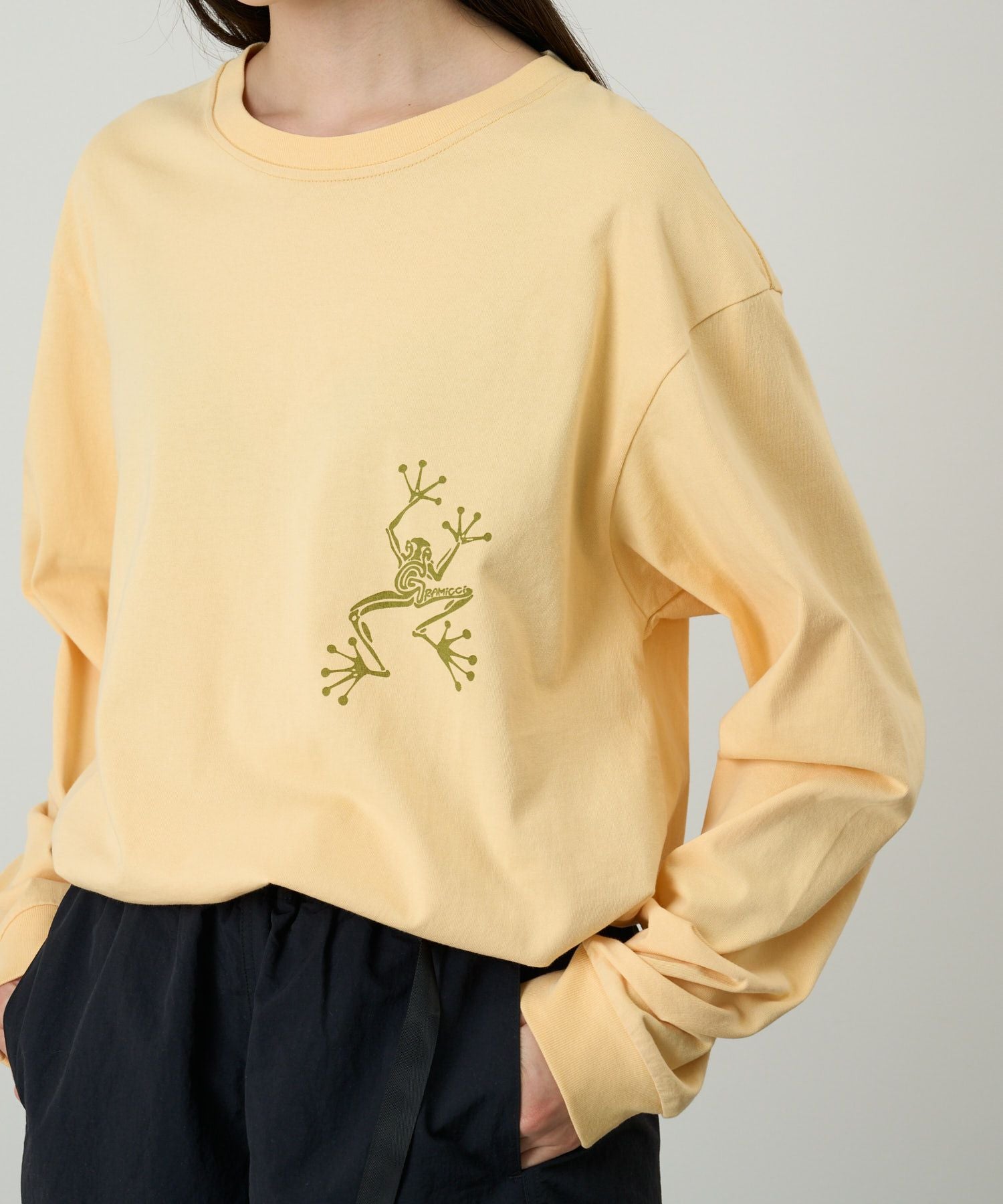 スティッキーハンズロングスリーブTシャツ | グラミチ 公式通販サイト