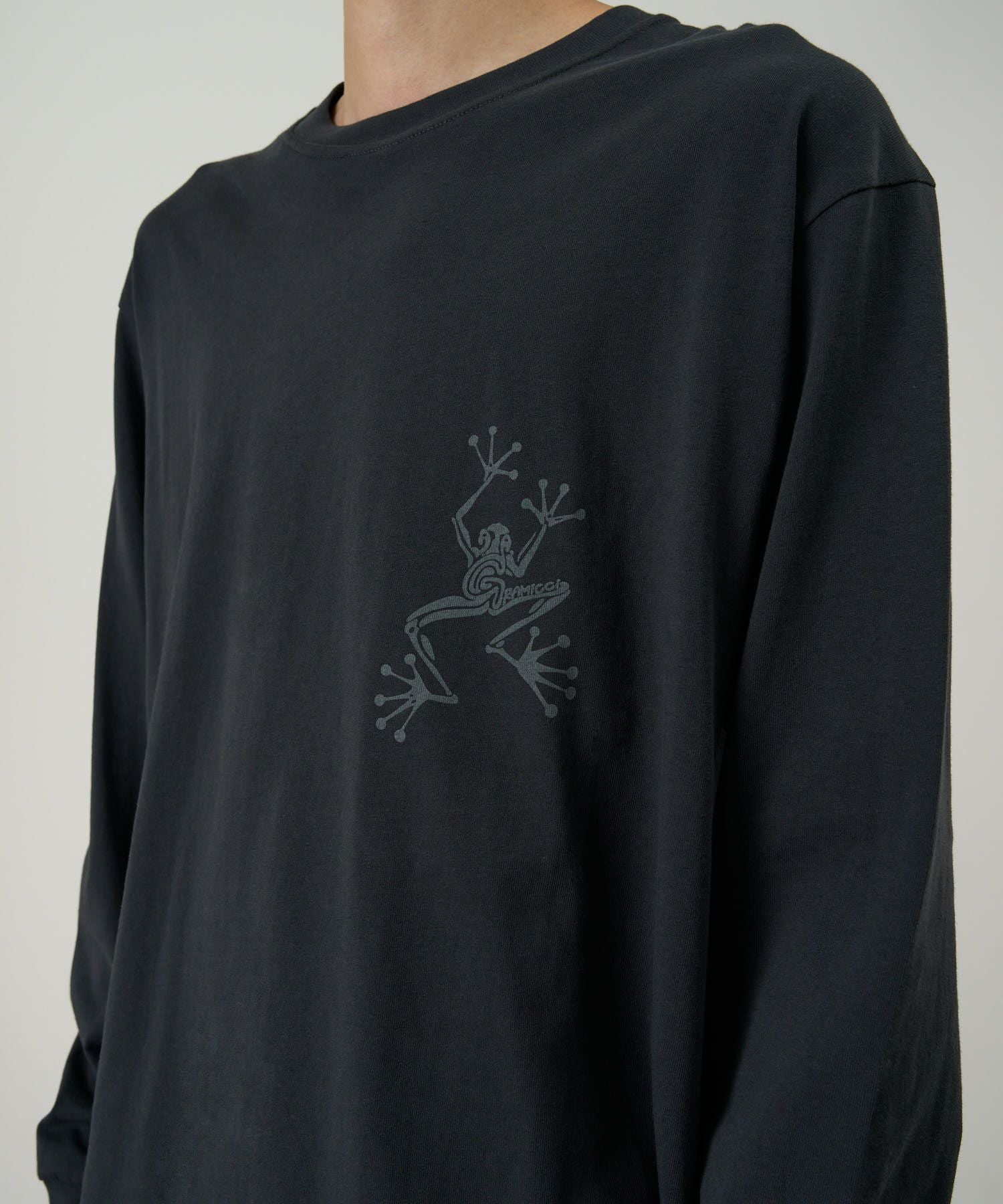 スティッキーハンズロングスリーブTシャツ | グラミチ 公式通販サイト