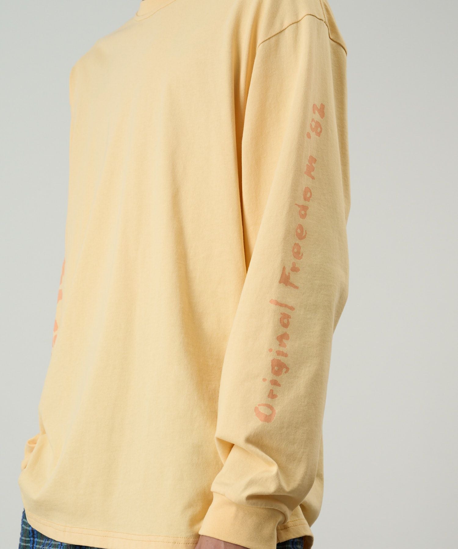 タマキニイメ　試着のみ新品　ペロンT長袖　イエロー（からし色）　単色 フリーダムロングスリーブTシャツ | グラミチ 公式通販サイト Gramicci